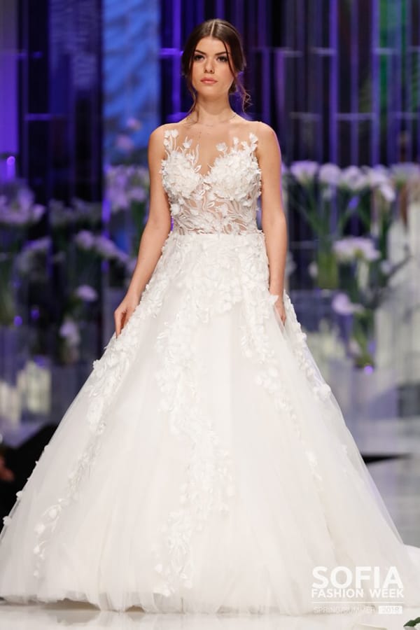 Христо Чучев показа стилна булчинска колекция с  пролетни акценти